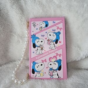 Pink Snoopy Eyeshadow Palette with Pearl Chain